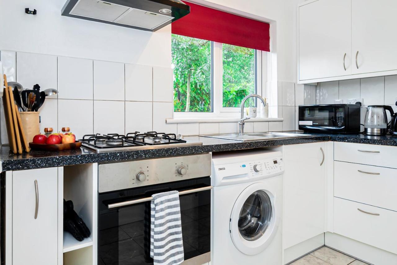 Charming 2-Bedroom Flat With A Garden And Free Parking At Abingdon أكسفورد المظهر الخارجي الصورة